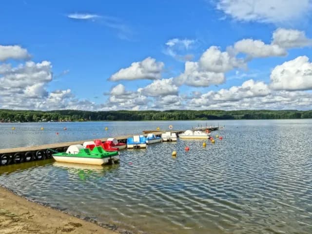 Jezioro łódzkie: Odkryj piękne miejsca na wypoczynek i rekreację