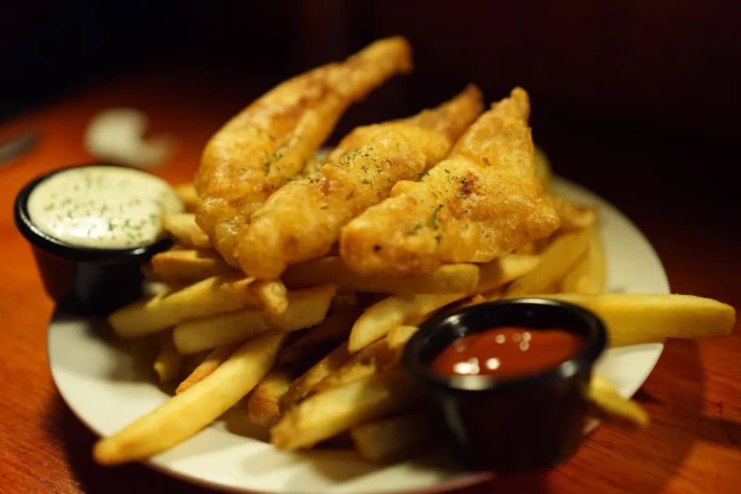 Gdzie zjeść w Mrągowie? Odkryj najlepsze restauracje i smaki