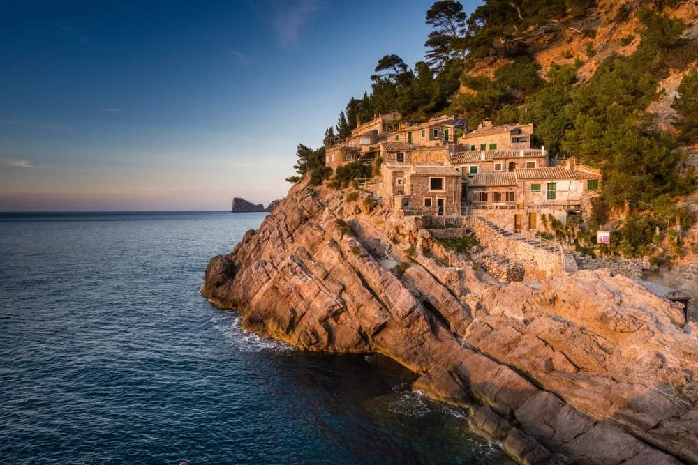 Majorka kiedy jechać - uniknij tłumów i ciesz się słońcem